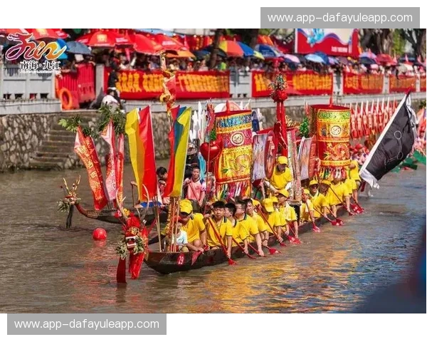 龙舟首发：古韵今潮，一桨惊艳千年